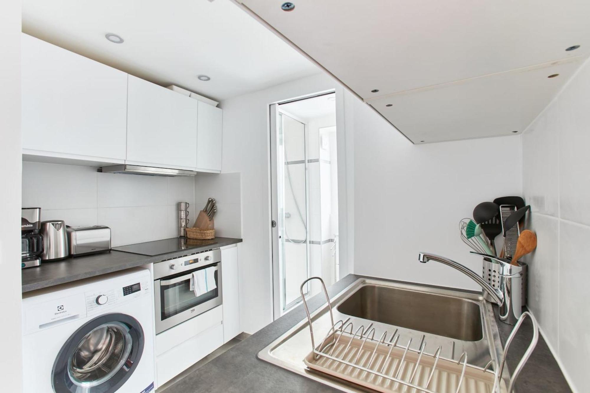 Montmartre & Sacre-Coeur Basilica - 1Br - Cityapartmentstay Париж Екстериор снимка